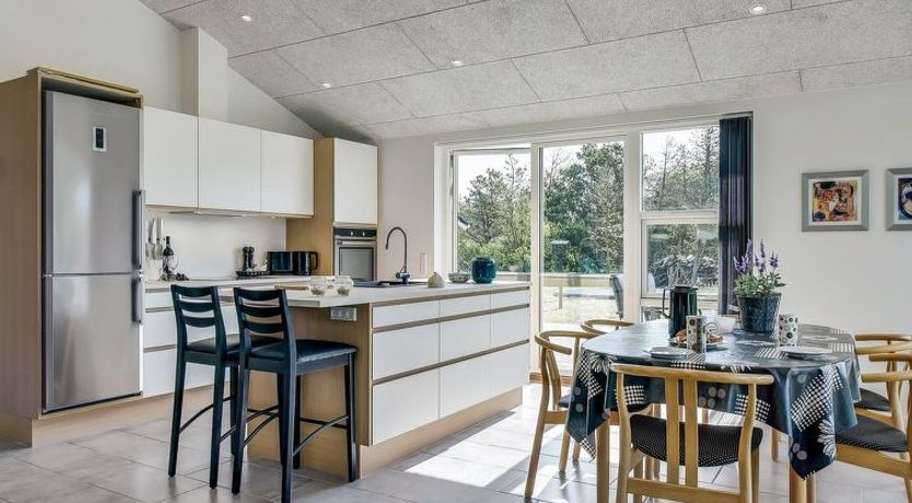 Photo of "Stacey" - 800m from the sea