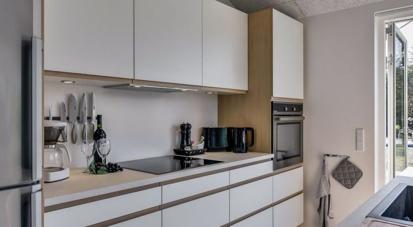 Photo of "Stacey" - 800m from the sea