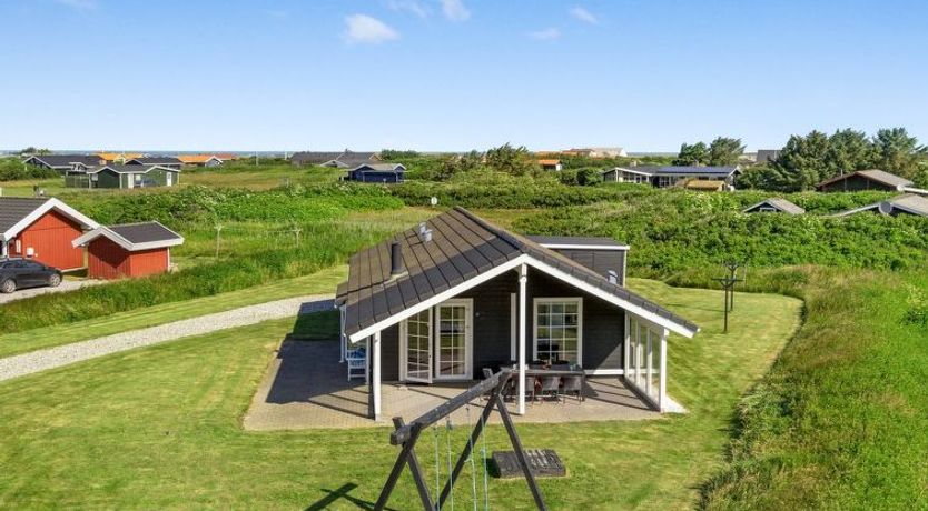 Photo of "Mieka" - 400m from the sea