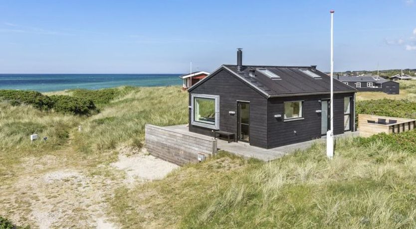 Photo of "Aaltje" - 65m from the sea