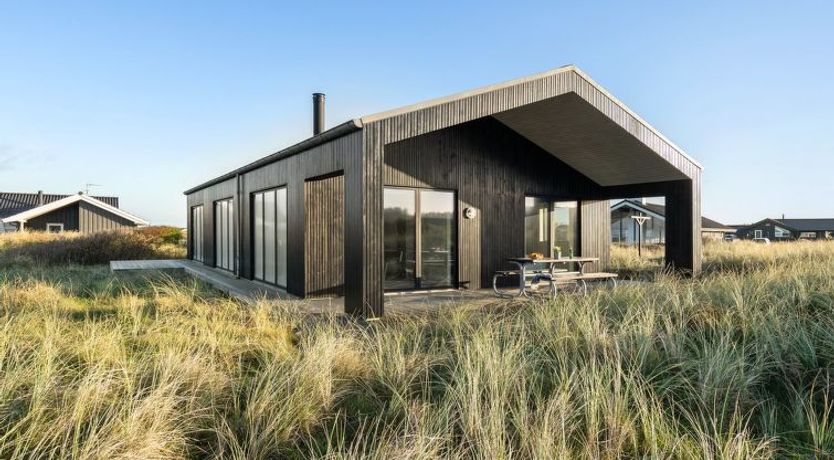 Photo of "Fannie" - 250m from the sea