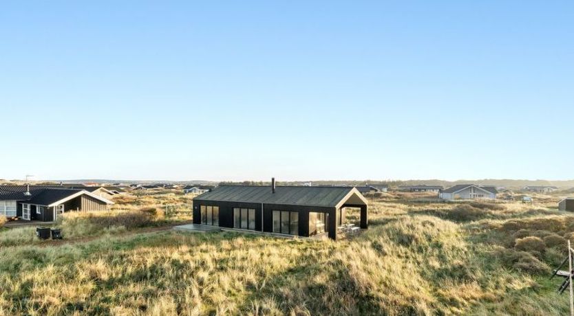 Photo of "Fannie" - 250m from the sea