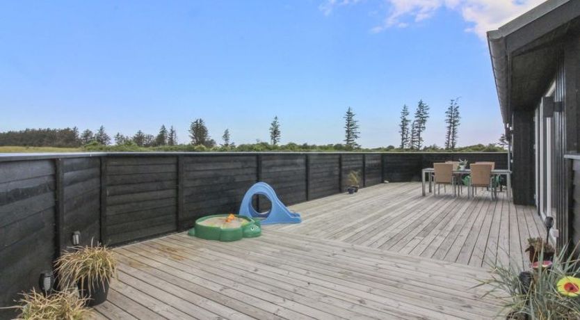 Photo of "Minna" - 975m from the sea