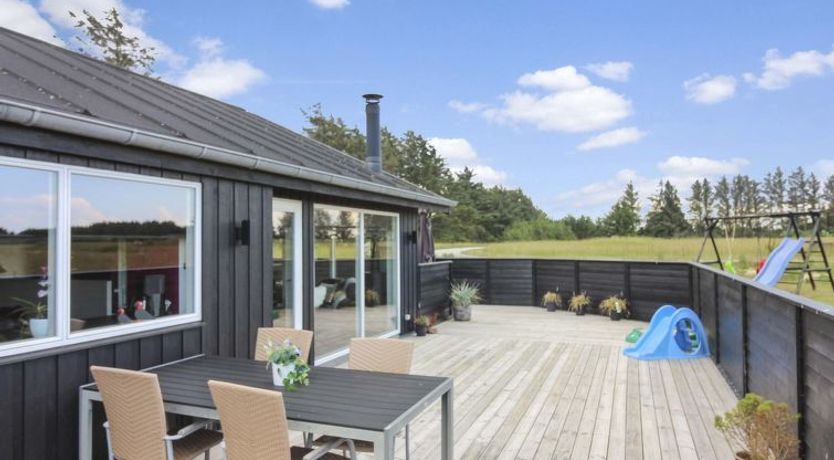 Photo of "Minna" - 975m from the sea