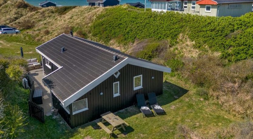 Photo of "Idalia" - 125m from the sea