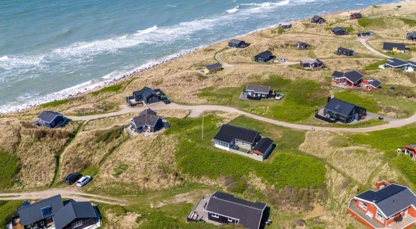 Photo of "Idalia" - 125m from the sea