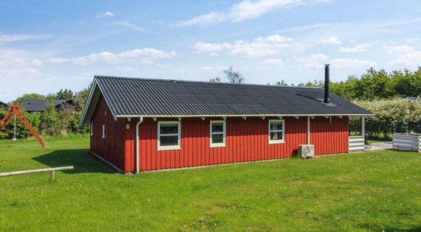 Photo of "Menka" - 1.3km from the sea