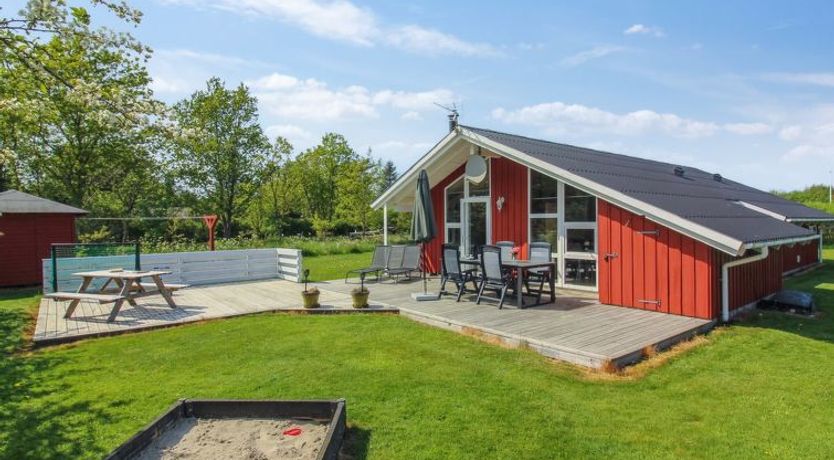 Photo of "Menka" - 1.3km from the sea