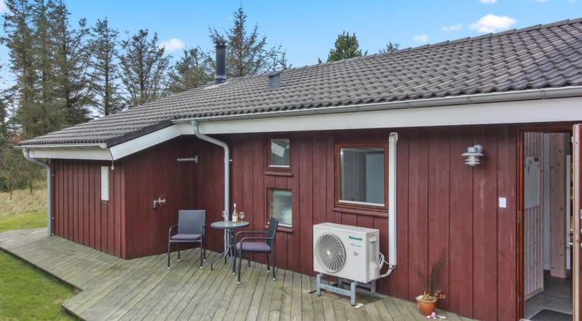 Photo of "Arngerd" - 450m from the sea