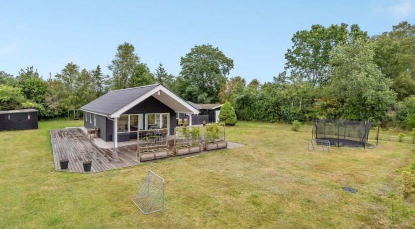 Photo of "Jurien" - 450m from the sea