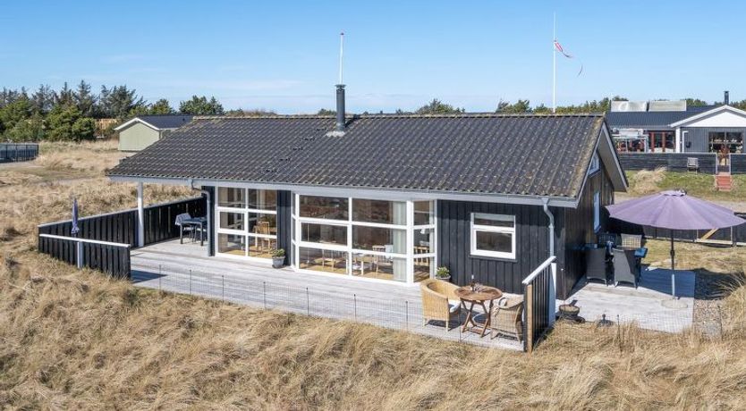 Photo of "Caro" - 807m from the sea