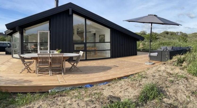 Photo of "Amalie" - 650m from the sea