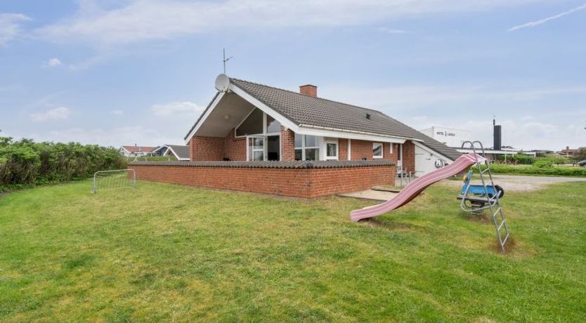 Photo of "Mari" - 400m from the sea