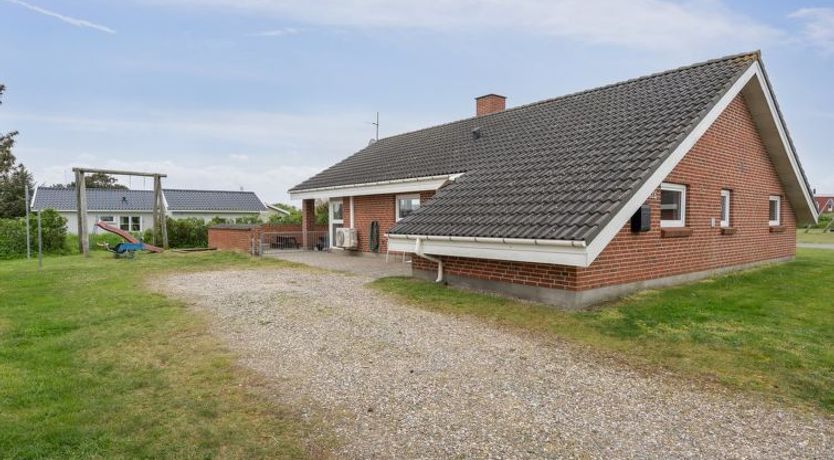 Photo of "Mari" - 400m from the sea