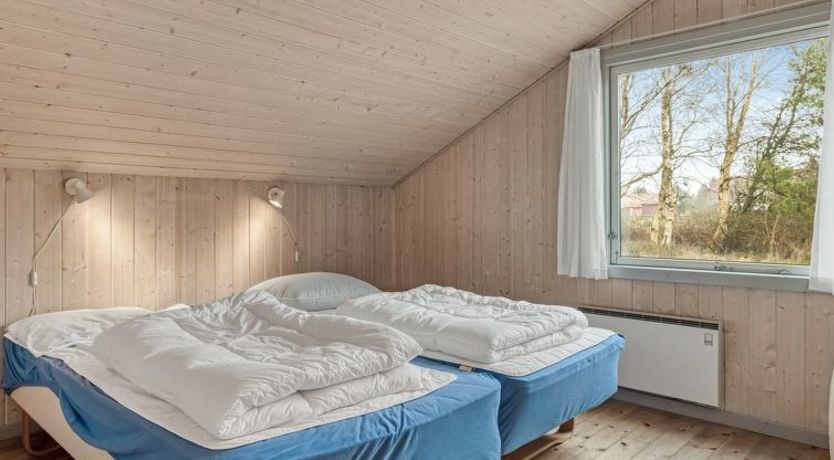 Photo of "Vivan" - 3.8km from the sea