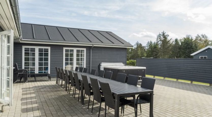 Photo of "Damita" - 350m from the sea