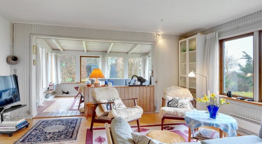 Photo of "Lenard" - 400m from the sea