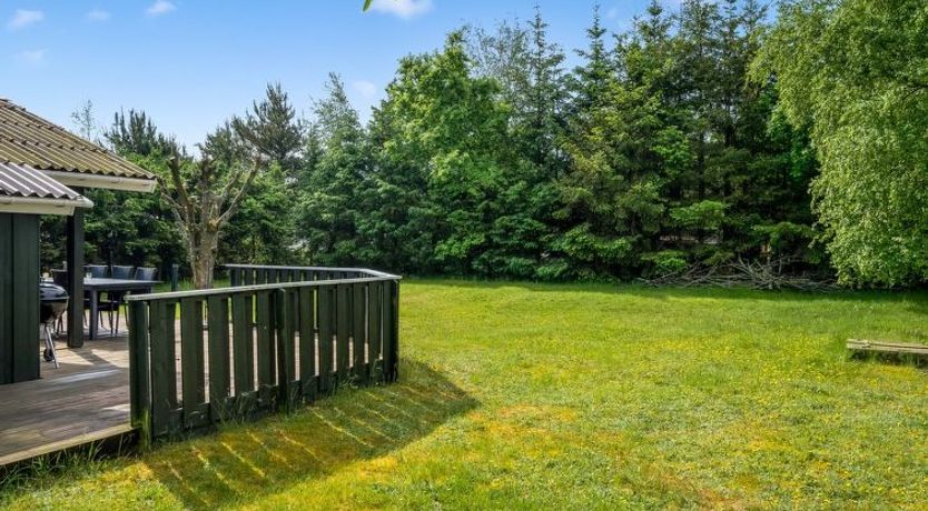 Photo of "Myrna" - 300m from the sea