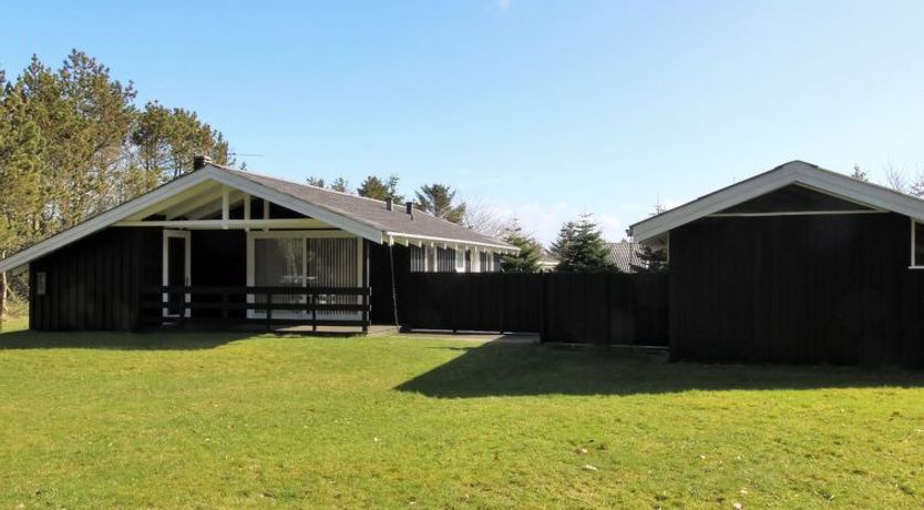 Photo of "Conradine" - 500m from the sea