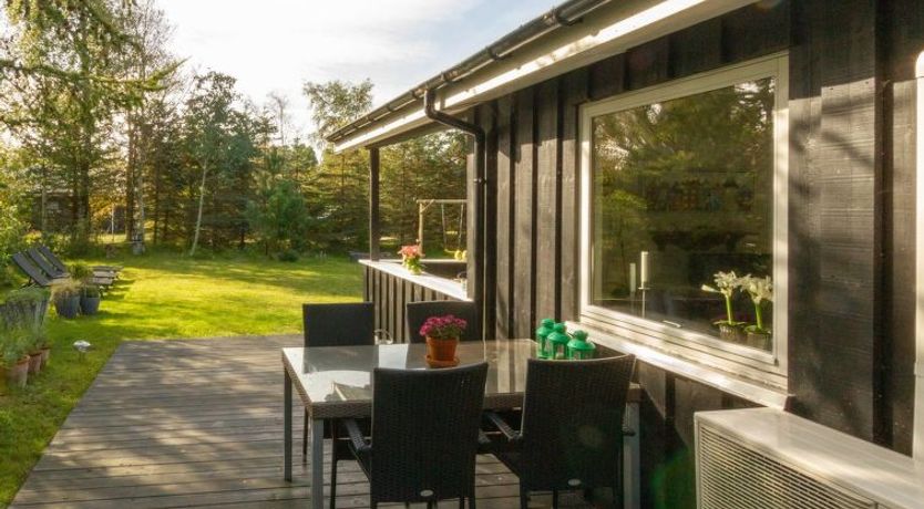 Photo of "Ditleif" - 400m from the sea