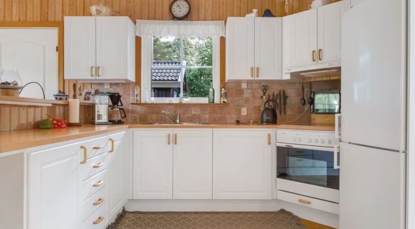 Photo of "Bernadine" - 350m from the sea