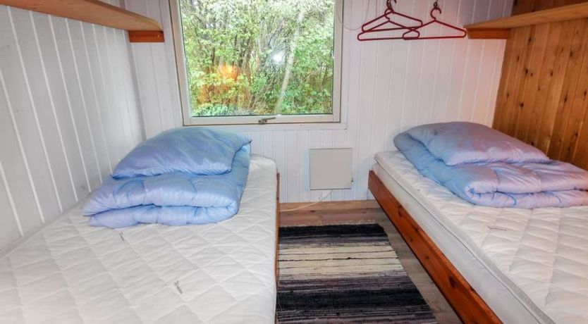 Photo of "Hennrik" - 500m from the sea