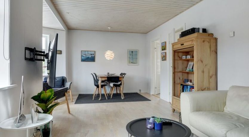 Photo of "Neno" - 2.2km from the sea