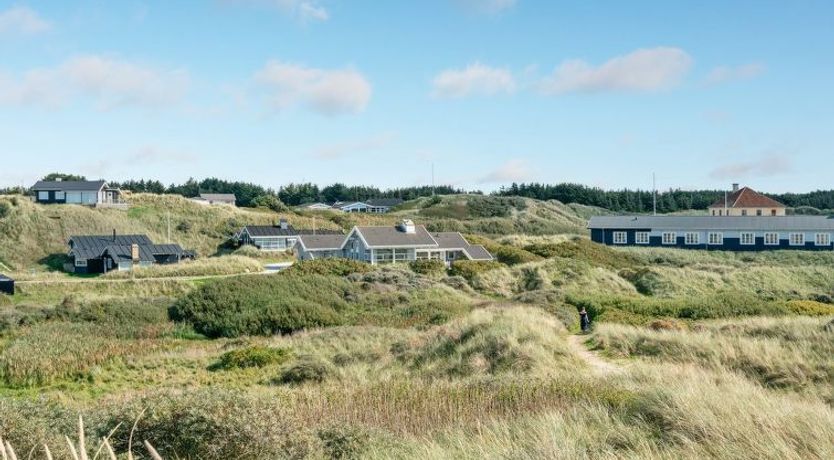 Photo of "Anne" - 100m from the sea