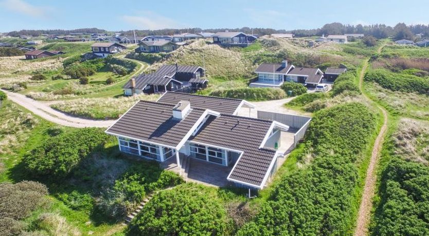 Photo of "Anne" - 100m from the sea