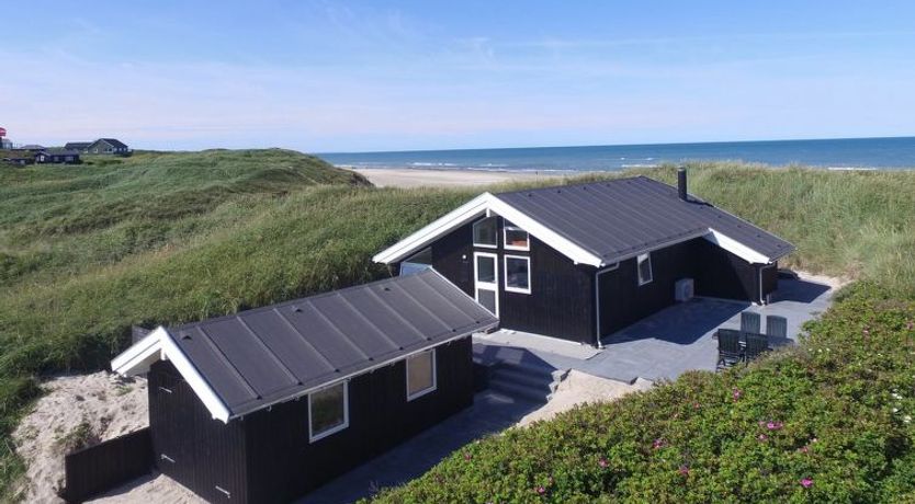 Photo of "Felippa" - 25m from the sea