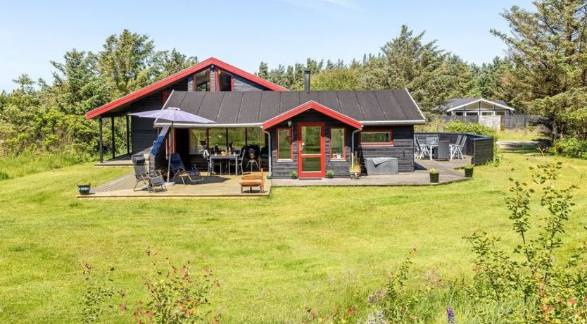 Photo of "Gullborg" - 800m from the sea