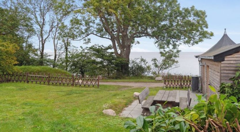 Photo of "Zina" - 25m from the sea