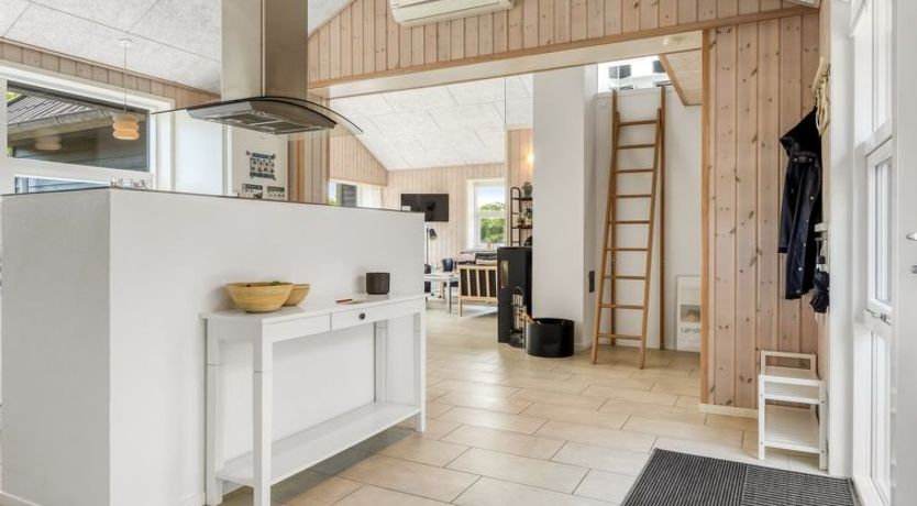 Photo of "Alfuin" - 500m from the sea