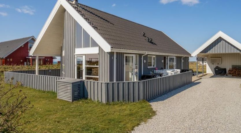 Photo of "Hedy" - 150m from the sea