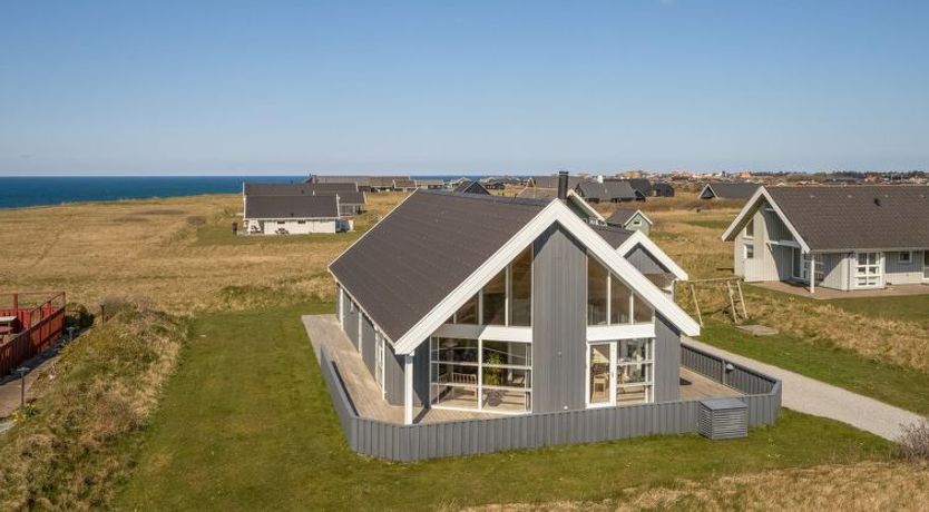 Photo of "Hedy" - 150m from the sea