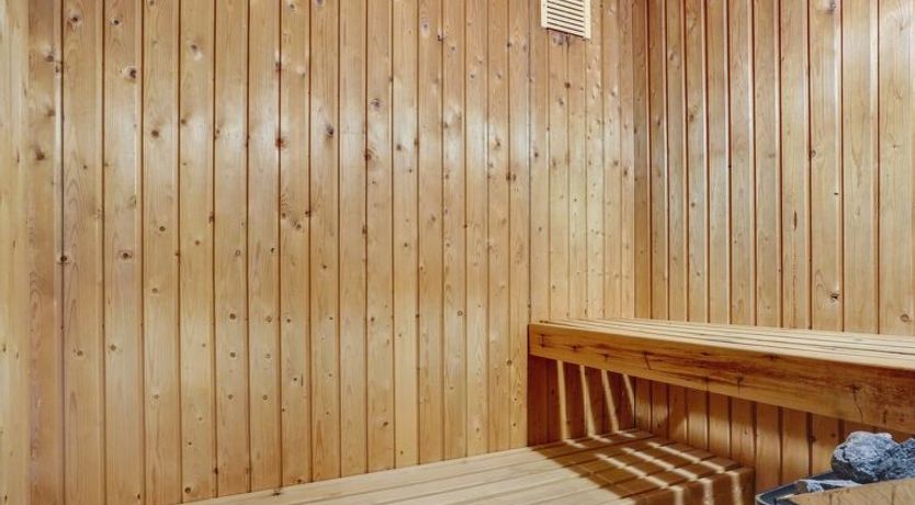 Photo of "Elika" - 900m to the fjord