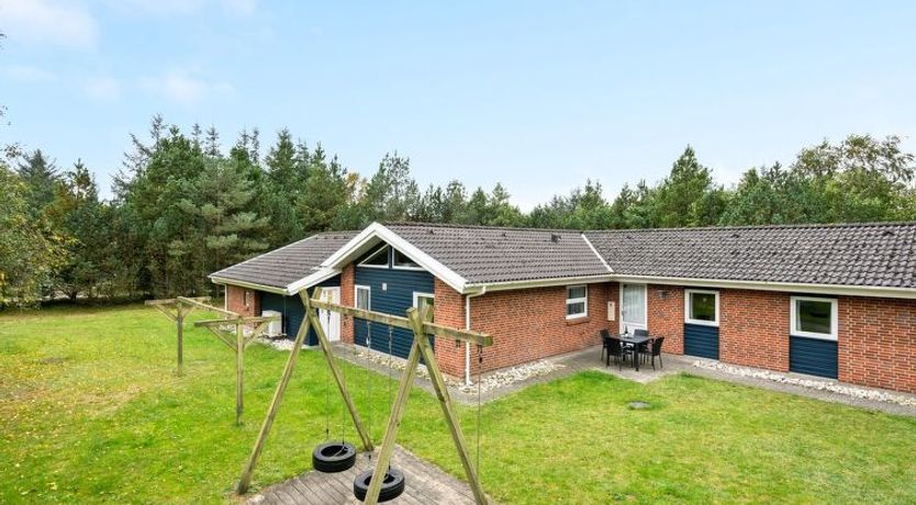 Photo of "Elika" - 900m to the fjord