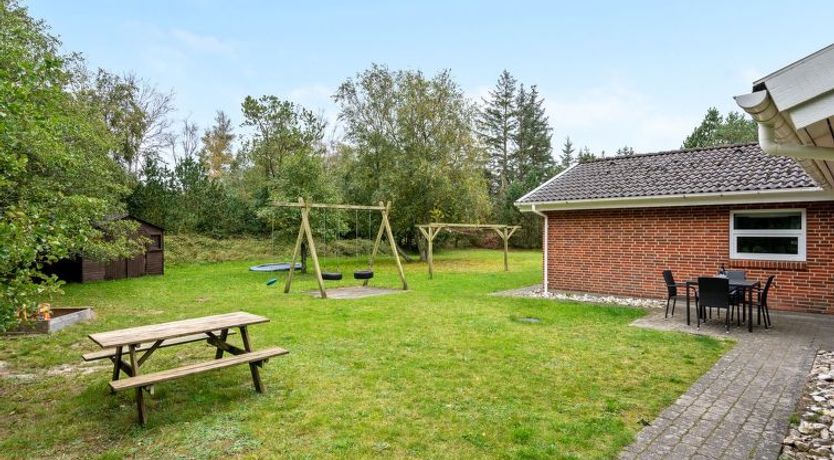 Photo of "Elika" - 900m to the fjord