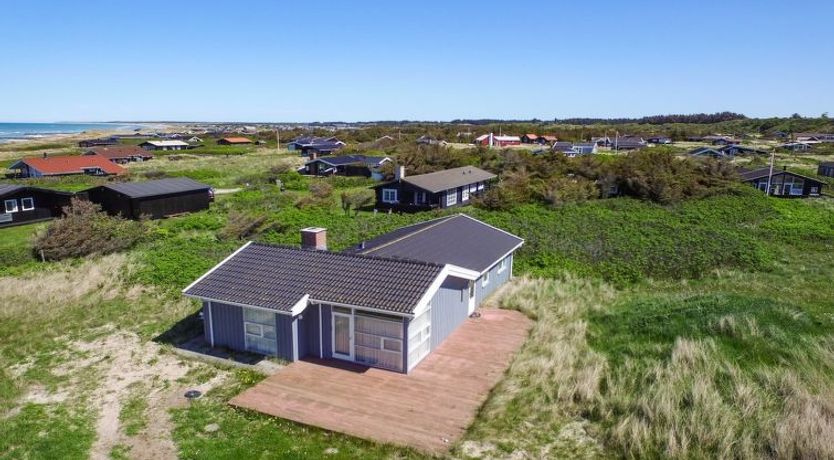 Photo of "Gilbert" - 96m from the sea