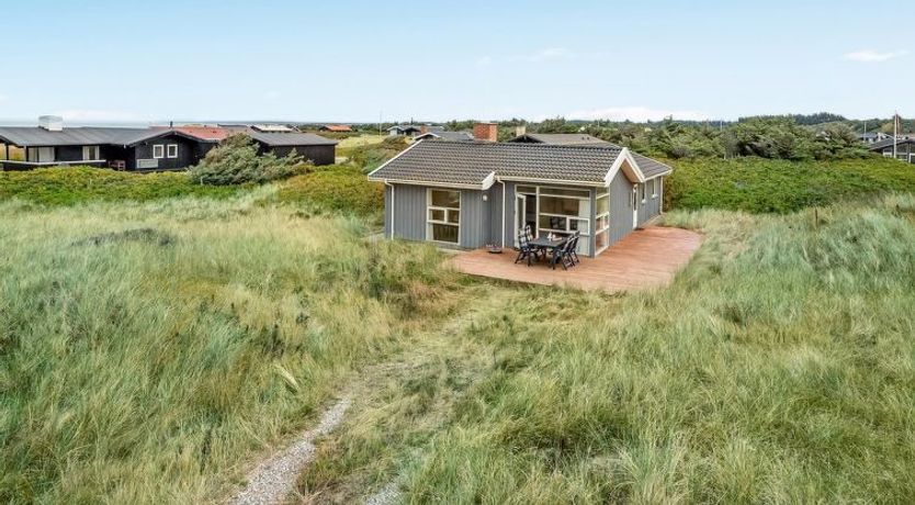 Photo of "Gilbert" - 96m from the sea