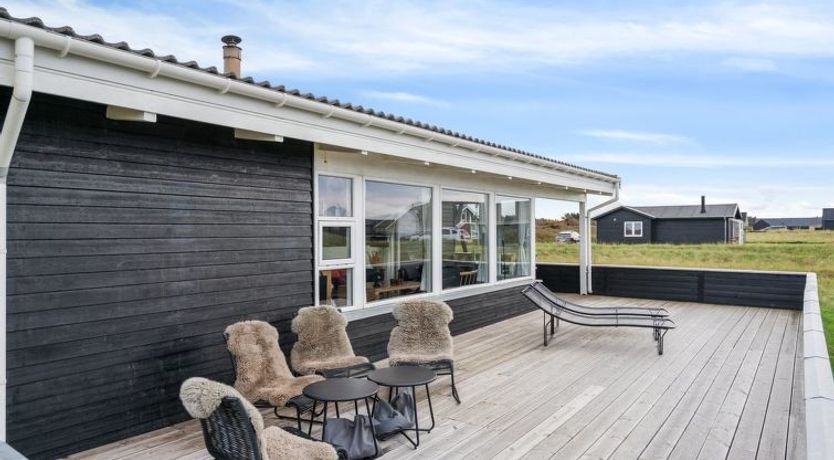 Photo of "Dyri" - 75m from the sea