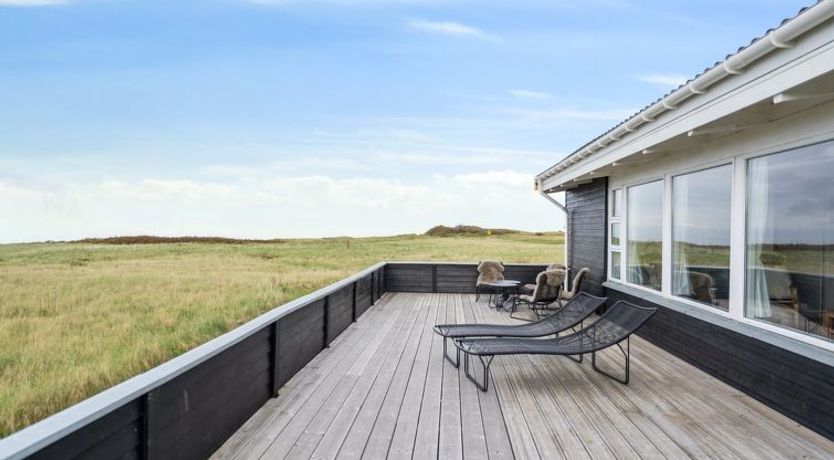 Photo of "Dyri" - 75m from the sea