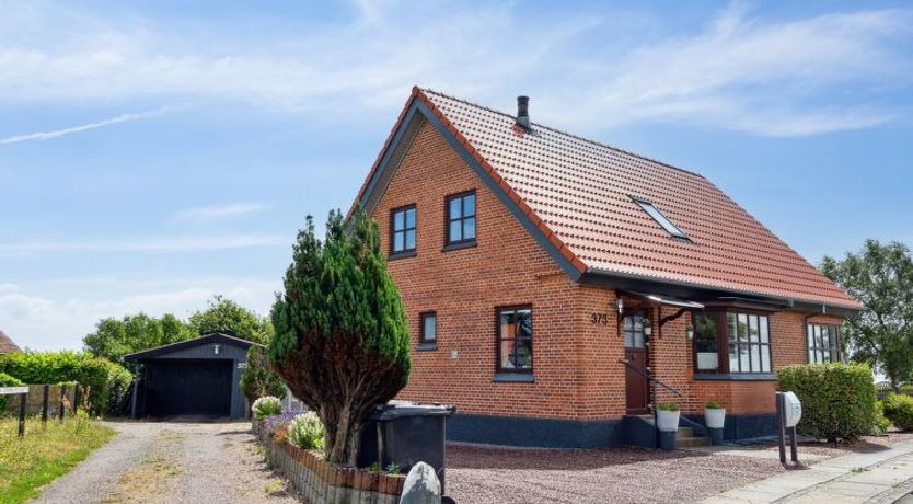 Photo of "Amely" - 500m from the sea