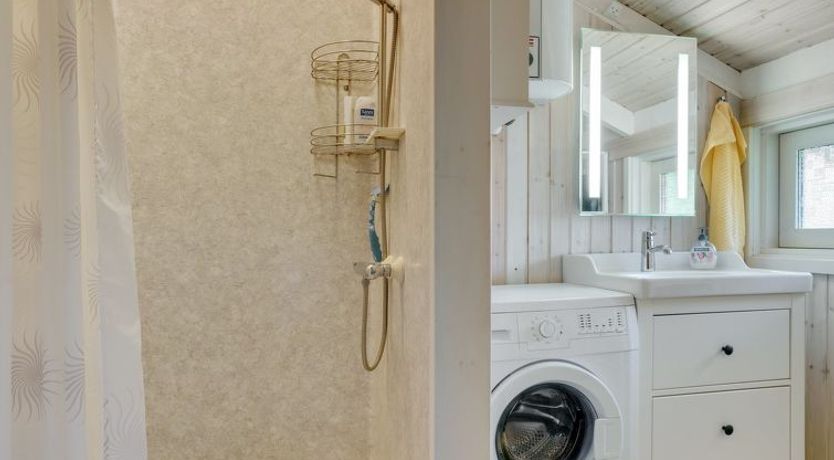 Photo of "Peter" - 400m from the sea