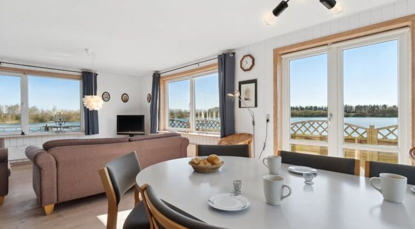 Photo of "Alvira" - 8km to the fjord