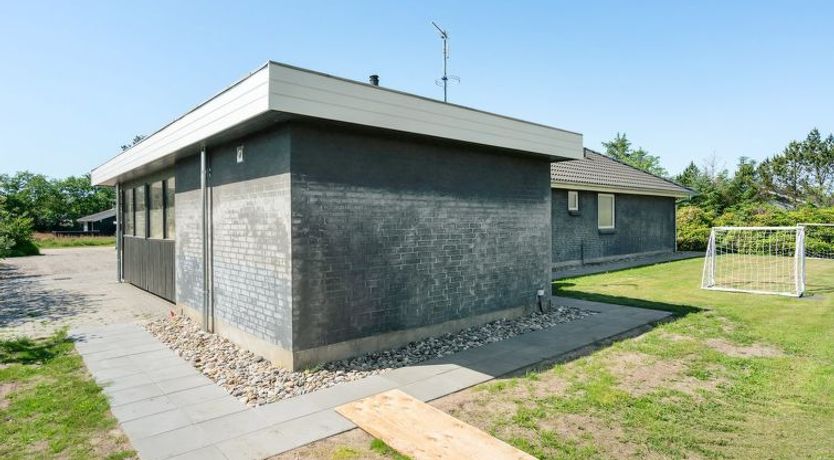 Photo of "Sunna" - 500m from the sea