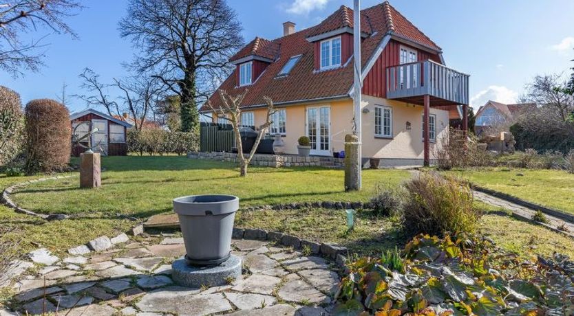 Photo of "Jolin" - 200m from the sea