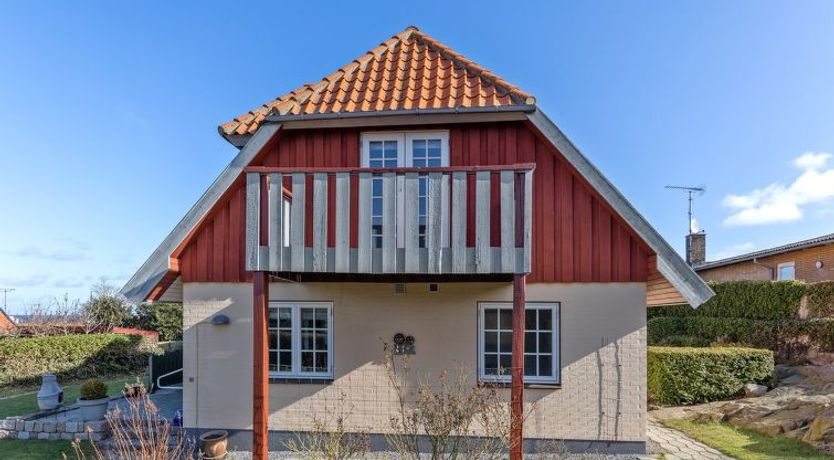 Photo of "Jolin" - 200m from the sea