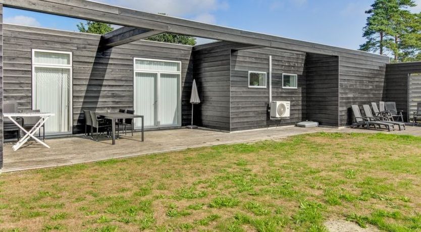 Photo of "Edda" - 400m from the sea