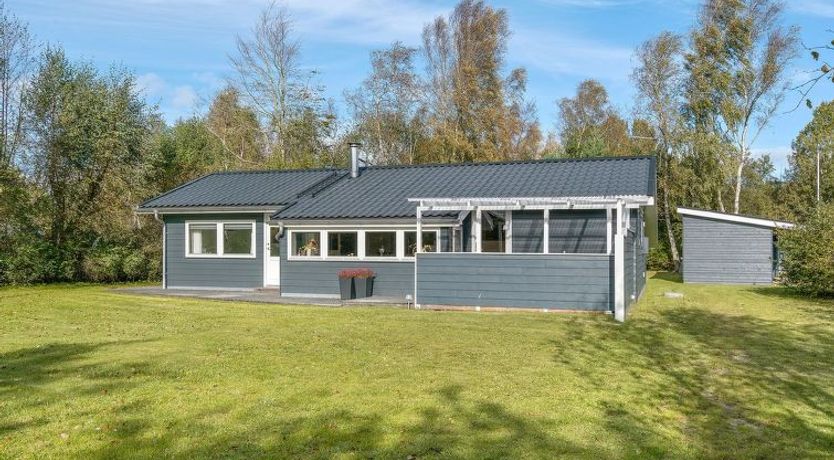 Photo of "Erhardt" - 800m from the sea